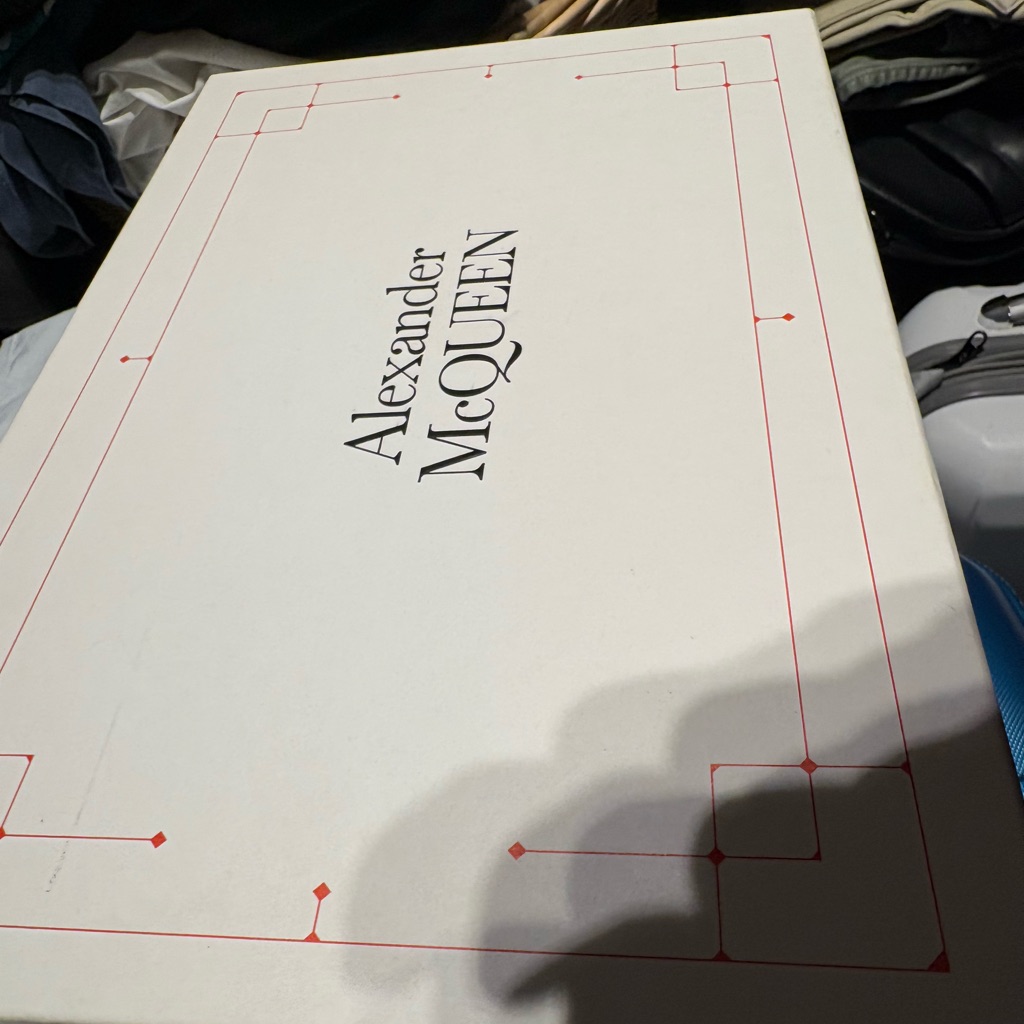 Alexander Mcqueen White Box With Red Trim And Logo